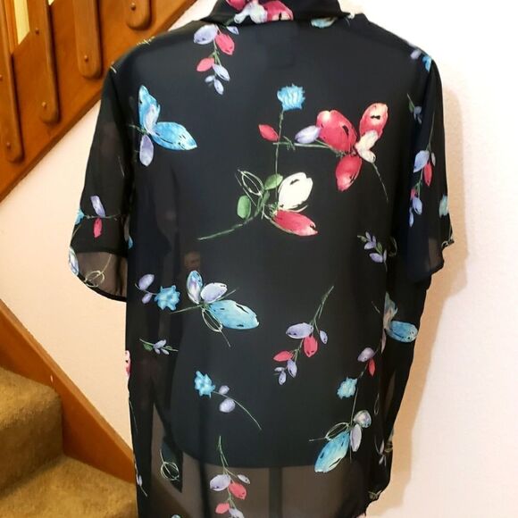 Worthington top, 18W, black floral. - Picture 2 of 3